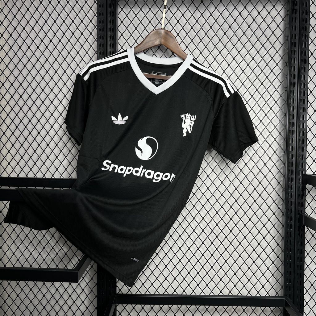 2024062519242675.jpg Mens Manchester United 2024/25 Fourth Jersey - Image 1