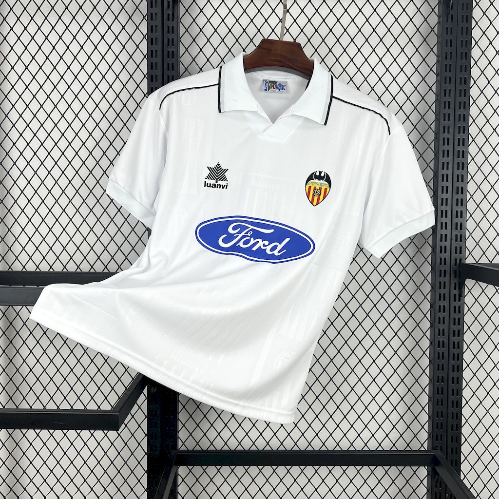 2025022611445383.jpg Retro Valencia CF 1996/97 Home Jersey - Image 1