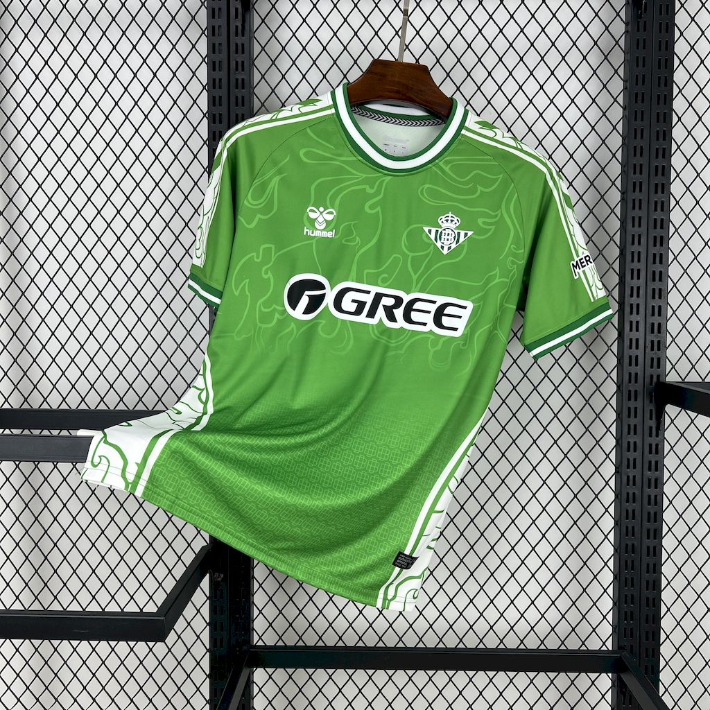 2025032410101532.jpg Mens Real Betis 2025/26 Pre-Match Chinese New Year Jersey - Image 1