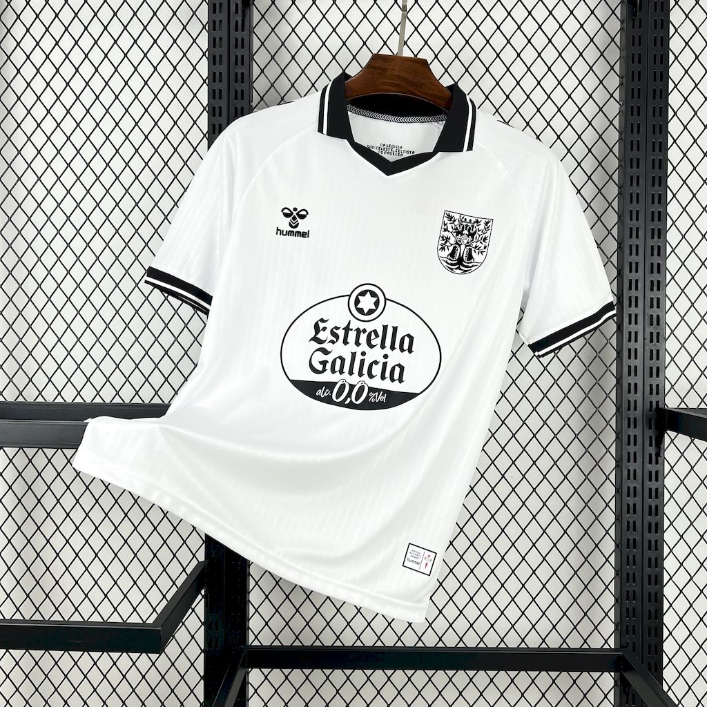 202506131139076.jpg Mens Celta de Vigo 2025/26 Camiseta Edicion Especial Oliveira Dos Cen Anos Jersey - Image 1