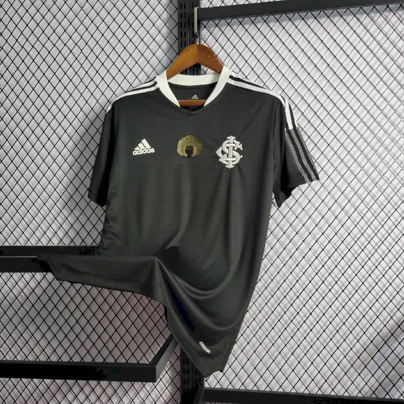 d43c8209d3def956ad6ac4df3c174ffe.webp Mens S.C Internacional 2021/22 Black Excellence Jersey - Image 1